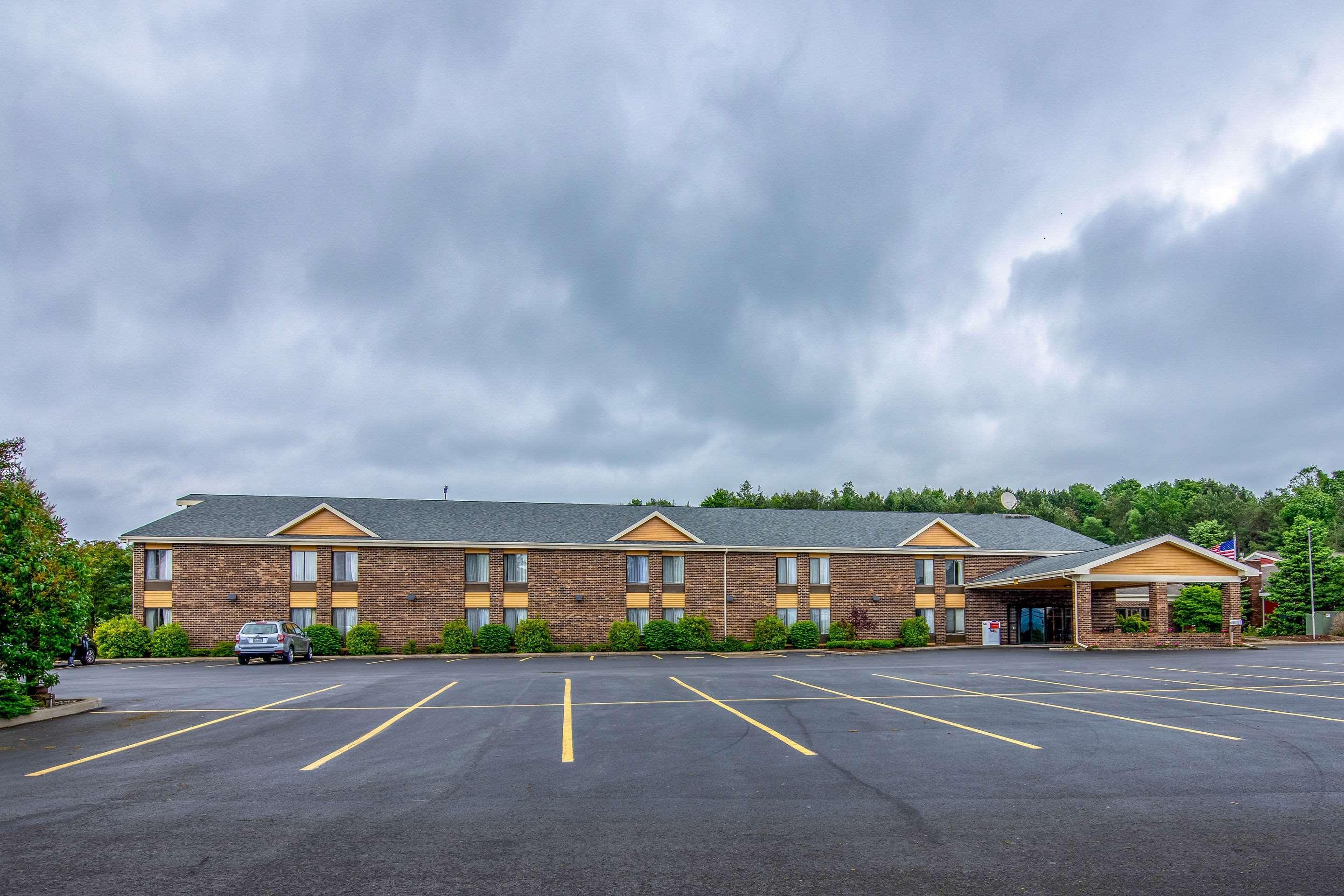 Quality Inn Tully I-81 Exterior photo